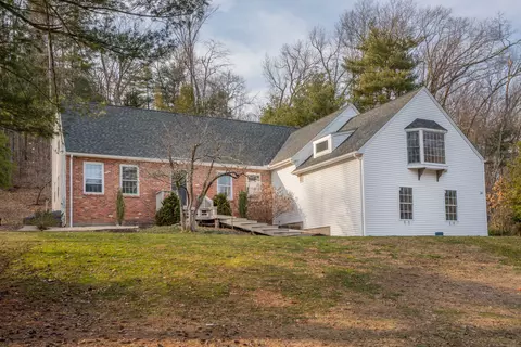 34 Beldenwood Rd, Simsbury, CT 06070