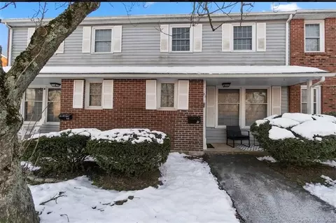 21 Greenwich Way #21, Milford, CT 06460