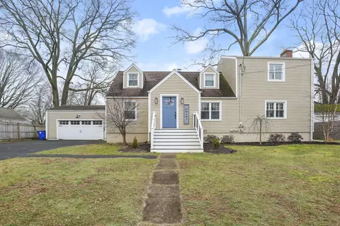 81 Wilton Rd, Fairfield, CT 06824