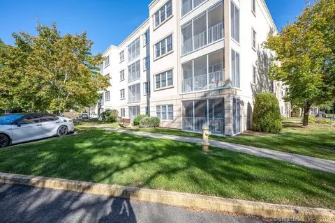 75 Washington Ave #6-302, Hamden, CT 06518