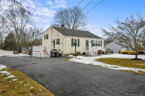 5 Pioneer Dr, North Branford, CT 06471