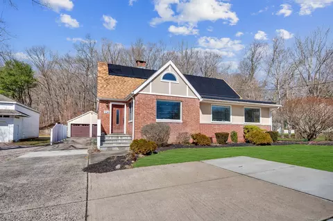 534 Foxon Rd, North Branford, CT 06471