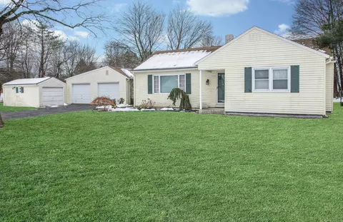 42 Mount Vernon Rd, Plantsville, CT 06479