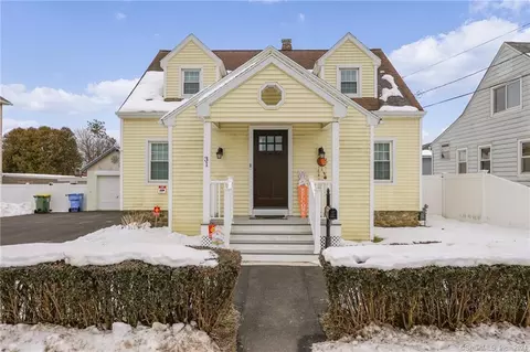 31 Bradley Ave, Waterbury, CT 06708