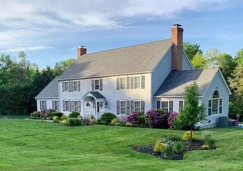 9 Steeple View Ln, Woodbury, CT 06798