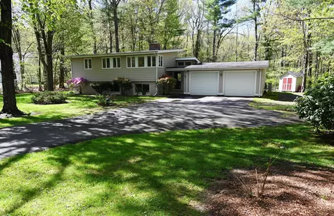 49 Ichabod Rd, Simsbury, CT 06070