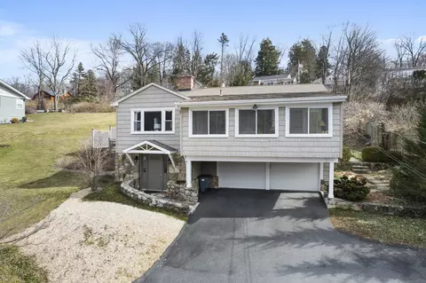 12 Lake Dr N, New Fairfield, CT 06812