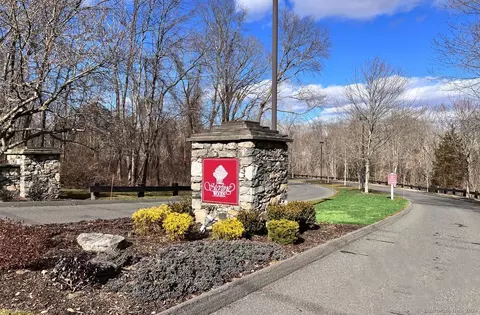 1005 Hancock Dr #1005, Danbury, CT 06811