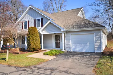 30 Henley Way #30, West Hartford, CT 06117