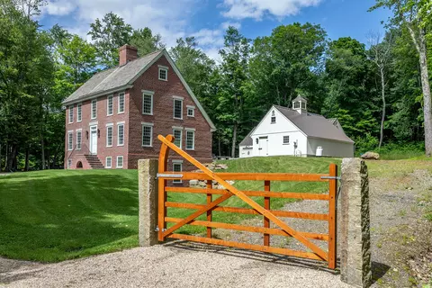 52 Welton Rd, Roxbury, CT 06783