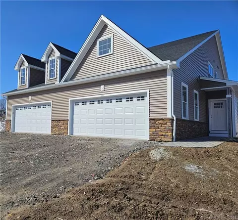 211 Boulder Ct #211, Bristol, CT 06010
