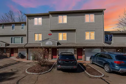 882 N Colony Rd #4, Meriden, CT 06450