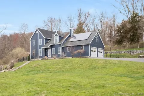 4 Skyview Dr, New Milford, CT 06776