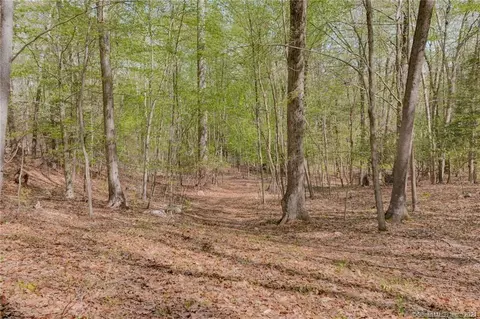 47 Old Country Rd, Oxford, CT 06478
