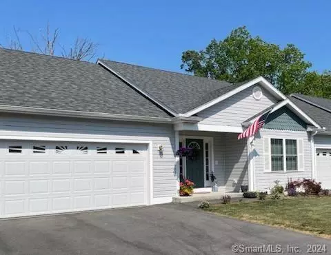 297 Sabin St #30, Putnam, CT 06260