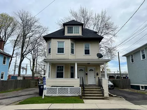 17 Darina Pl, Milford, CT 06460