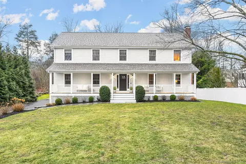 77 Winoca Rd, Fairfield, CT 06825