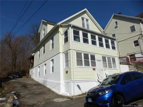 32 Anderson St, Naugatuck, CT 06770