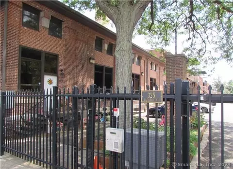 325 Lafayette St #4102, Bridgeport, CT 06604