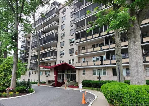 80 Cartright St #3L, Bridgeport, CT 06604