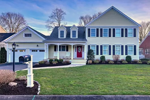 45 Hitching Post Ln, Milford, CT 06460
