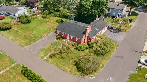 3 Saco St, Milford, CT 06460