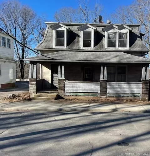 28 Wilkinson St, Putnam, CT 06260