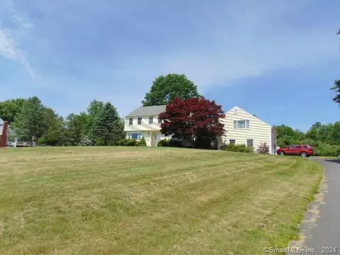 127 Watch Hill Dr, Southbury, CT 06488