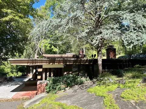 32 Deer Run Rd, Wilton, CT 06897
