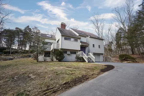 36 Macmath Dr, Trumbull, CT 06611