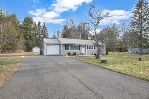 9 Elizabeth St, Granby, CT 06035