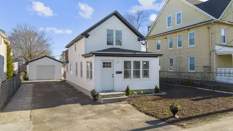 35 Goodwin Pl, Stratford, CT 06615