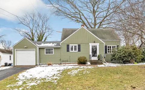 62 Wainwright Pl, Stratford, CT 06614