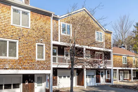 100 Songbird Ln #100, Farmington, CT 06032