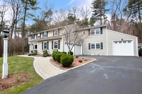 5 Butternut Ln, Simsbury, CT 06089