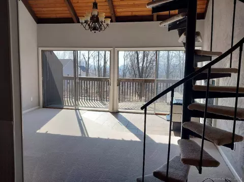 15 Country Squire Dr #C, Cromwell, CT 06416