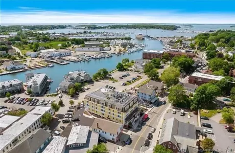3 Water St #404-PH, Groton, CT 06355