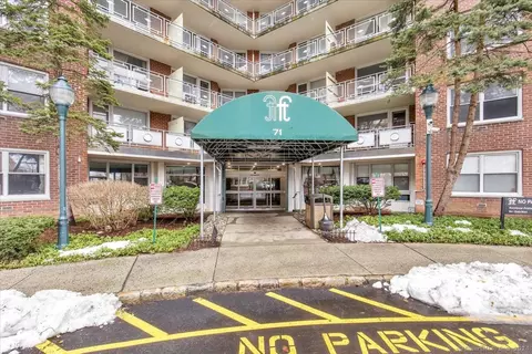 71 Strawberry Hill Ave #209, Stamford, CT 06902