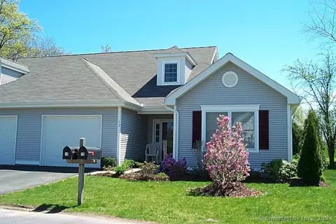 12 Henley Way #12, West Hartford, CT 06117