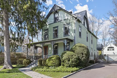 13 Mckinley St, Norwalk, CT 06853