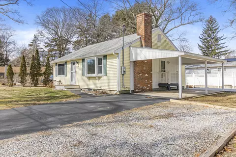 12 White Oak Trl, Old Lyme, CT 06371