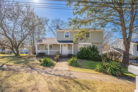 252 Brion Dr, Fairfield, CT 06825
