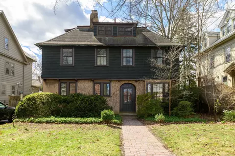 216 Edwards St, New Haven, CT 06511