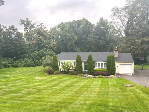 11 Cathryn St, New Milford, CT 06776