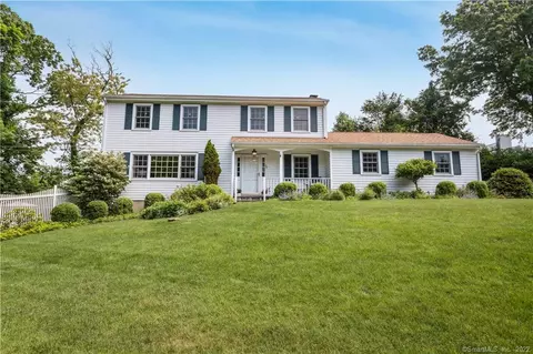 4 Ivanhoe Ln, Westport, CT 06880