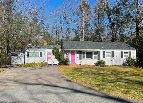 47 Barry Ln, Simsbury, CT 06070