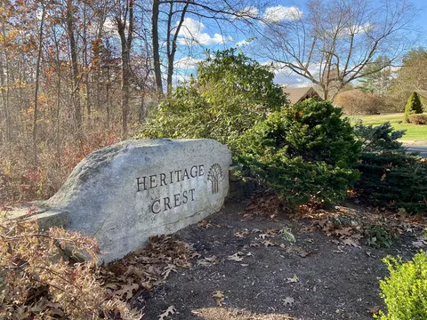 17 Heritage Crst #B, Southbury, CT 06488
