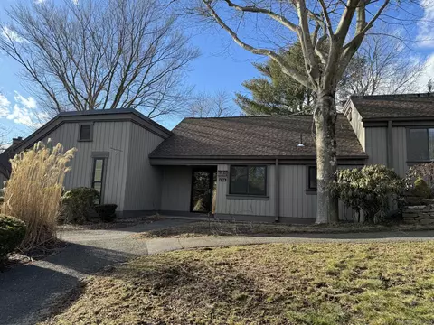 476 Heritage Vlg #A, Southbury, CT 06488