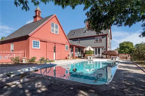 40 Prospect St, Groton, CT 06355