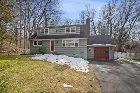 542 Bennetts Farm Rd, Ridgefield, CT 06877